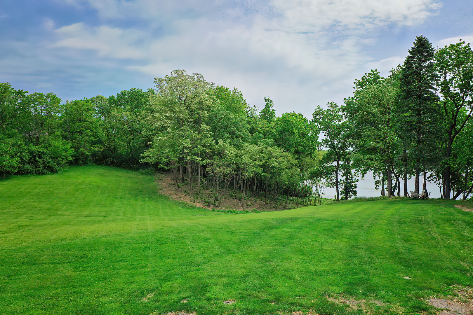 26813 North Chevy Chase Road Mundelein, IL 60060 - Photo 5 of 15 a view of a garden and basketball court