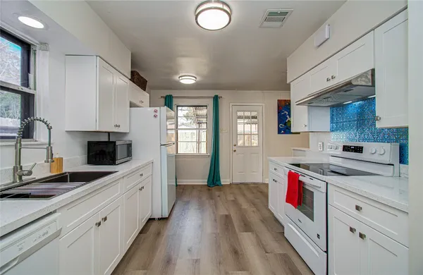 $1,875 | 5926 Ettrick Drive, Houston, TX 77035