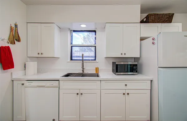 $1,875 | 5926 Ettrick Drive, Houston, TX 77035