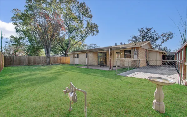 $1,875 | 5926 Ettrick Drive, Houston, TX 77035