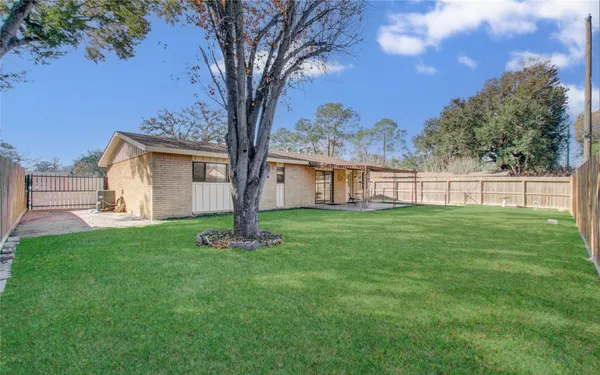 $1,875 | 5926 Ettrick Drive, Houston, TX 77035