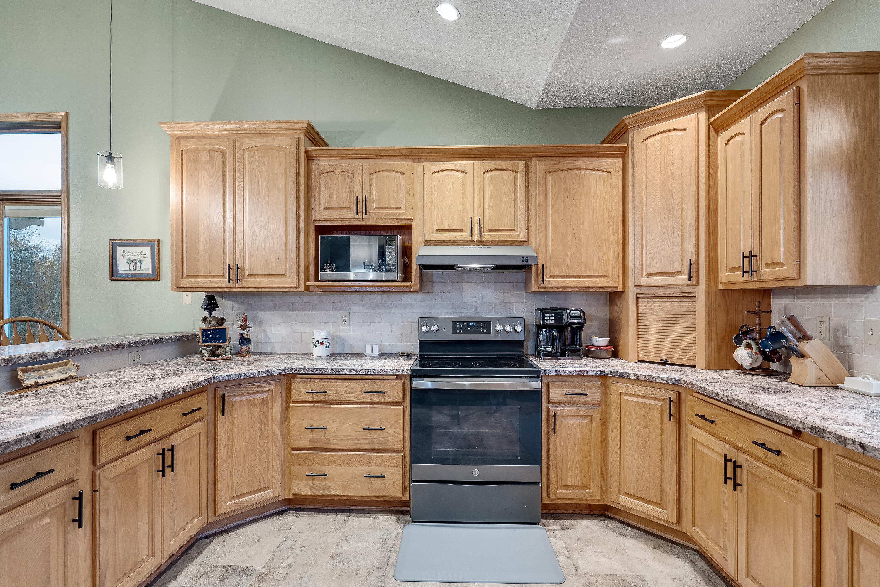 N1666 Meadow Ridge Road Greenfield, WI 54601 - Photo 13 of 36 17__DSC2020_mls