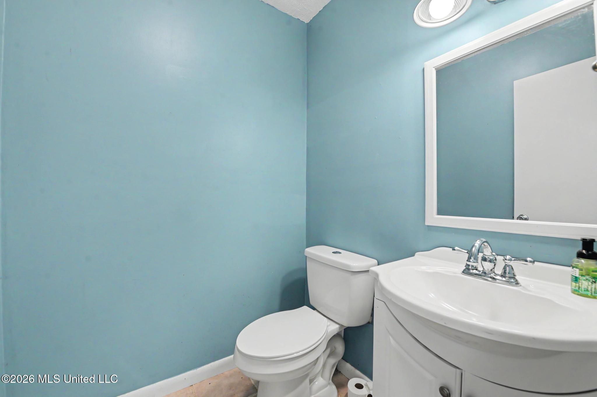 928 Courthouse Road, Unit 24 Gulfport, MS 39507 - Photo 11 of 19 011