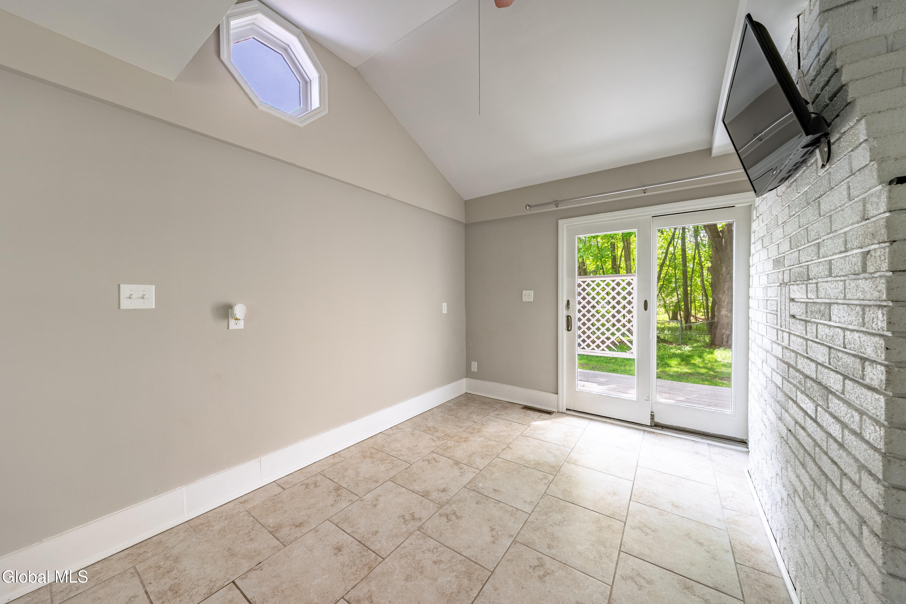 9 Schermerhorn Road Rotterdam, NY 12306 - Photo 9 of 25 DSC05274-HDR