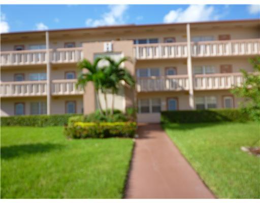300 Mansfield F, Unit H Boca Raton, FL 33434 - Photo 1 of 9 Primary Photo