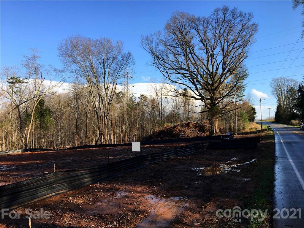 1122 C E Stewart Road Clover, SC 29710 - Photo 4 of 7 a view of a house with a yard
