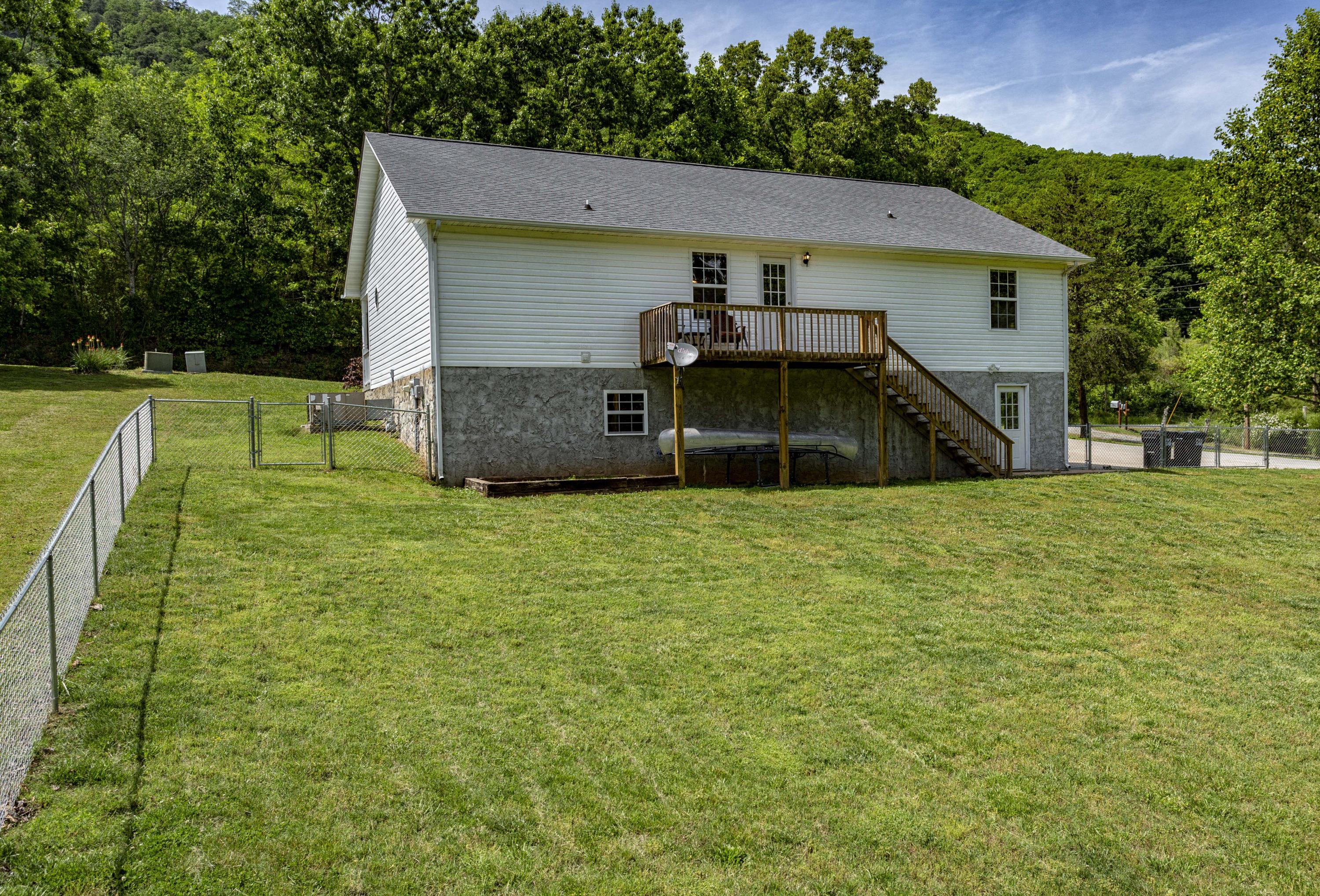 10126 Back Valley Road Evensville, TN 37332 - Photo 21 of 28 Back Of House3