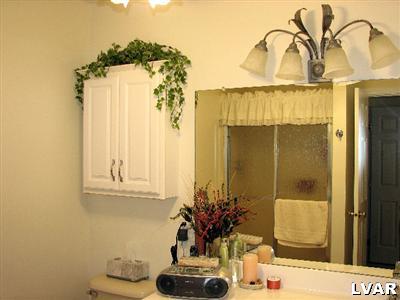1104 Old Gate Road Northampton, PA 18067 - Photo 16 of 20 Master Bath