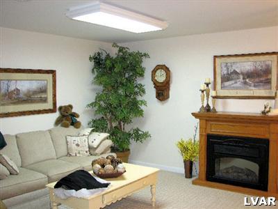 1104 Old Gate Road Northampton, PA 18067 - Photo 3 of 20 Family Room