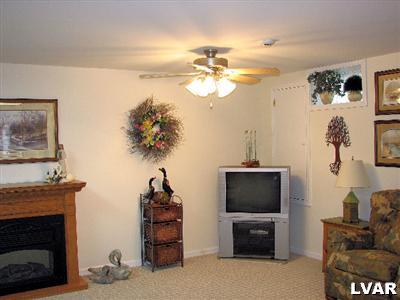 1104 Old Gate Road Northampton, PA 18067 - Photo 4 of 20 Family Room