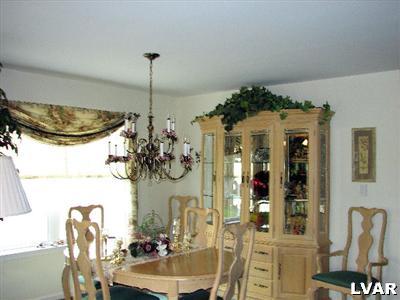 1104 Old Gate Road Northampton, PA 18067 - Photo 10 of 20 Dining Room
