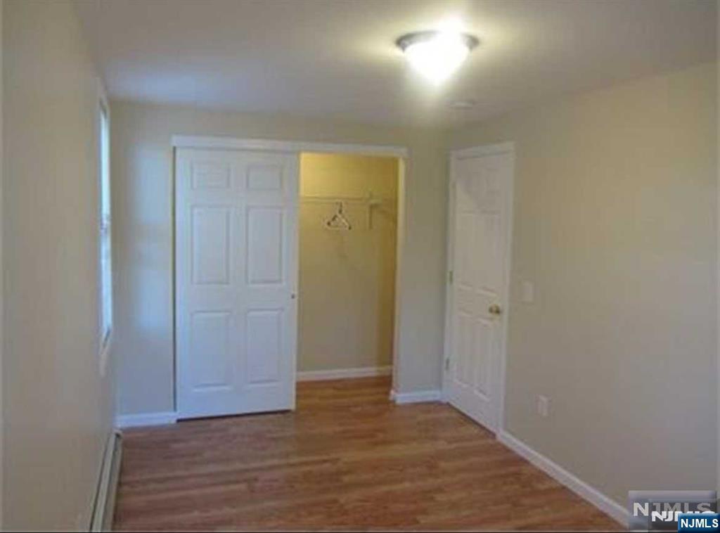 421 Riverside Drive Wayne, NJ 07470 - Photo 5 of 7