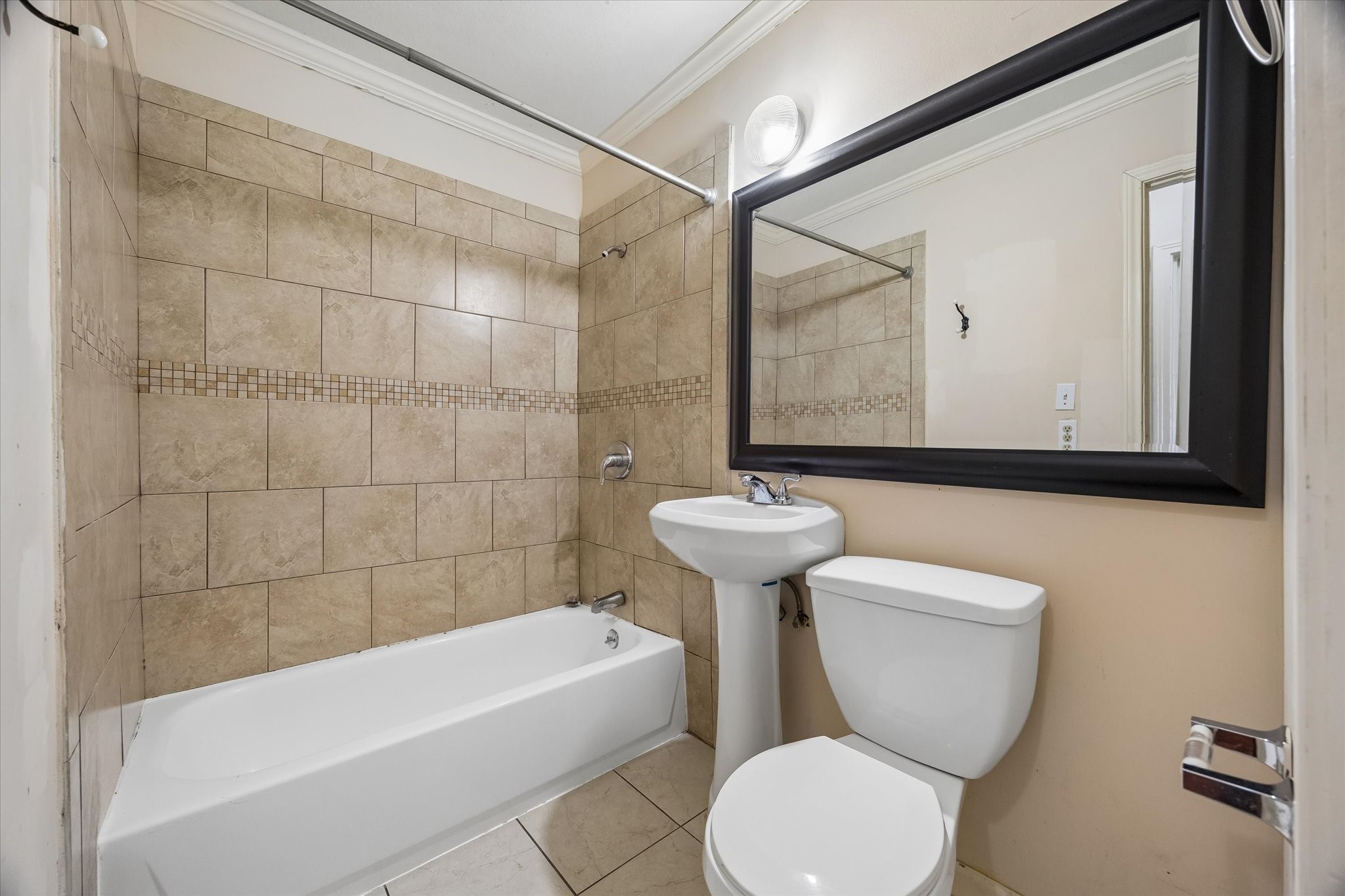 7119 Long Point Road Houston, TX 77055 - Photo 14 of 21