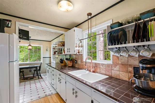 $525,000 | 38 Ocean View Drive South, Taholah, WA 98587