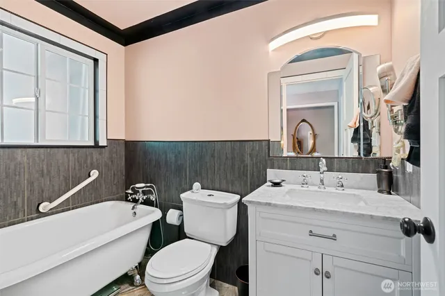 $525,000 | 38 Ocean View Drive South, Taholah, WA 98587