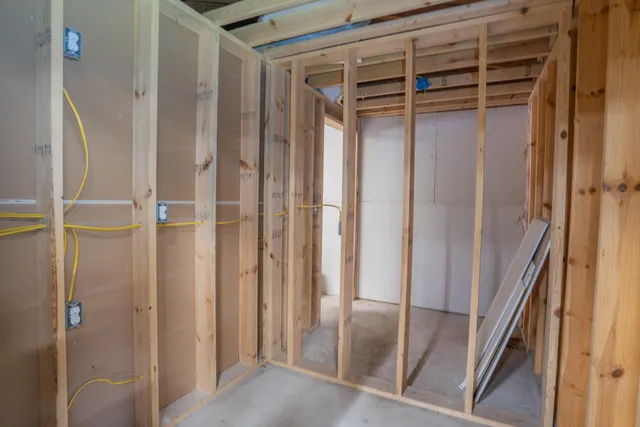 a view of livingroom with furniture