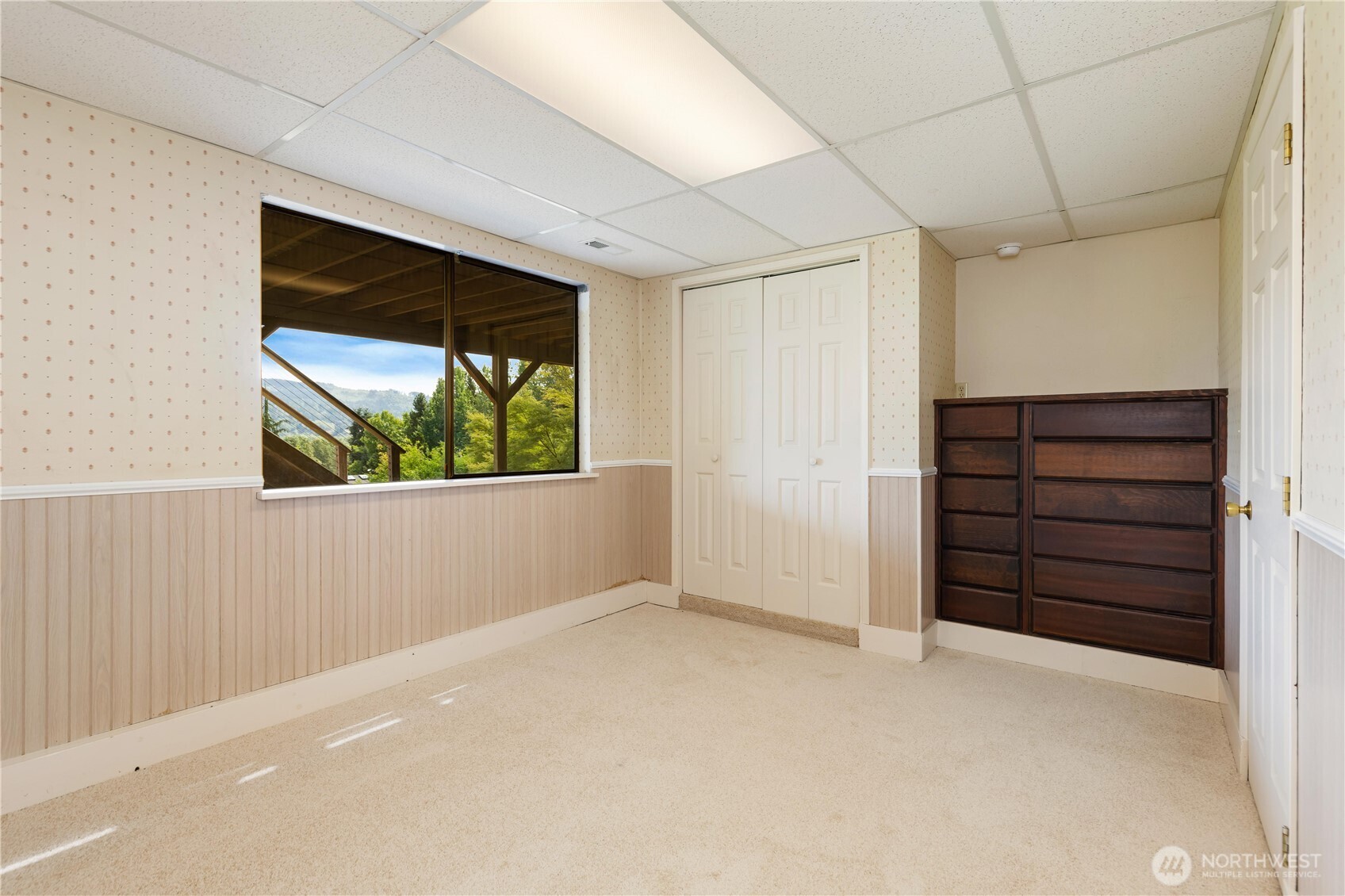 22212 High Bridge Road Monroe, WA 98272 - Photo 20 of 34 a view of room with window and wooden floor