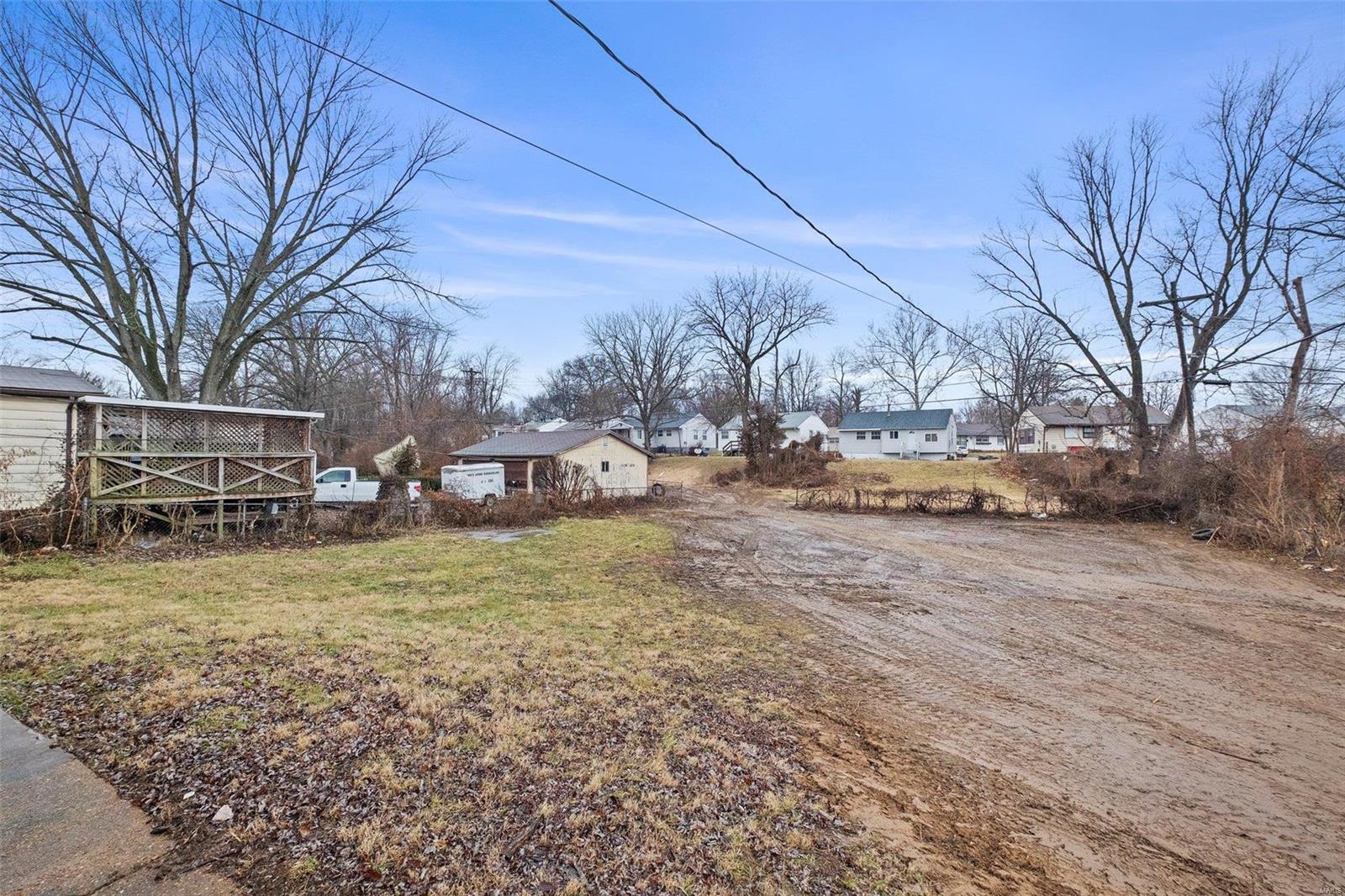 311 Caithness Road St. Louis, MO 63137 - Photo 3 of 8