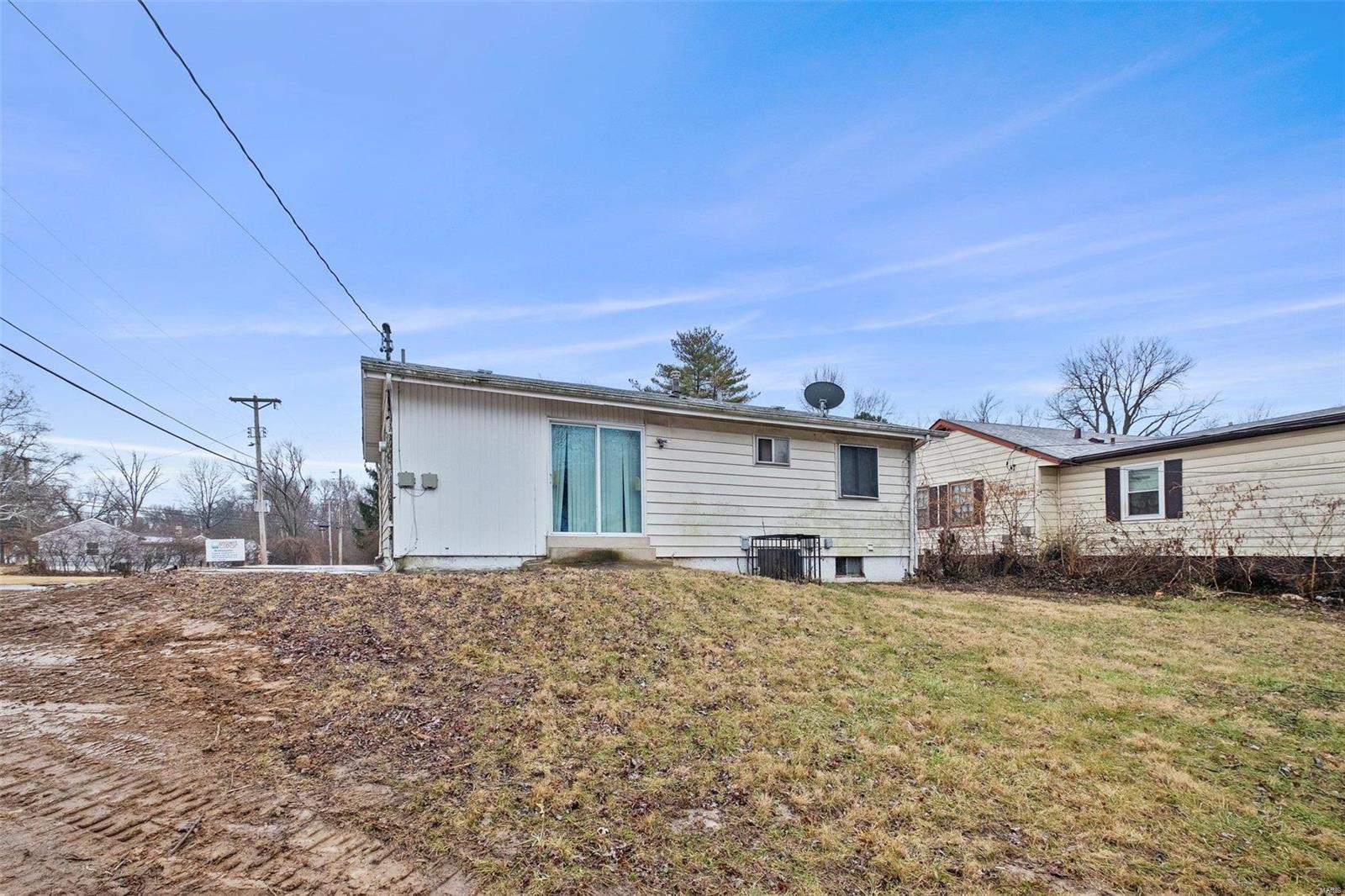 311 Caithness Road St. Louis, MO 63137 - Photo 7 of 8