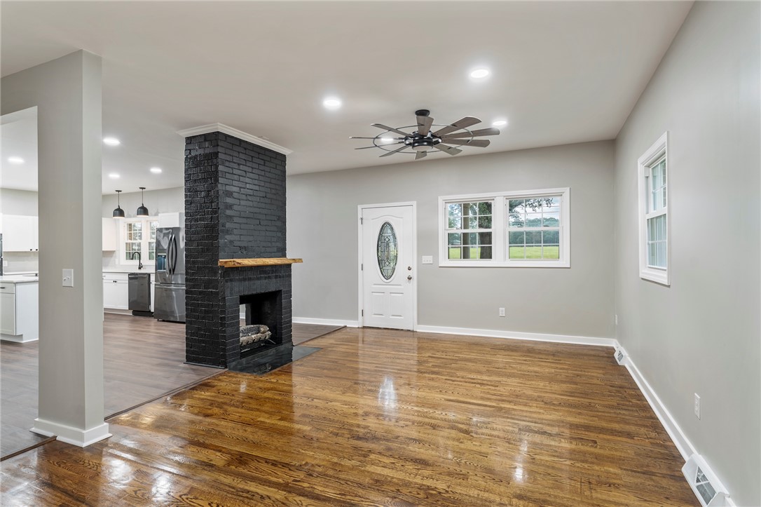 110 Hatcher Road Townville, SC 29689 - Photo 10 of 48 livingroom