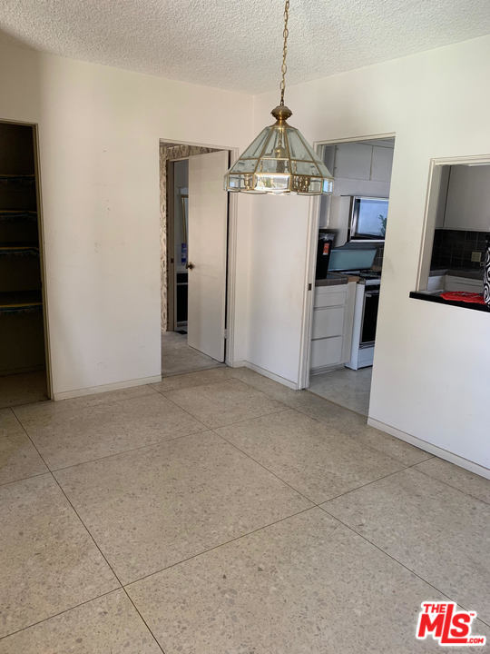 2425 Crest View Drive Los Angeles, CA 90046 - Photo 5 of 14