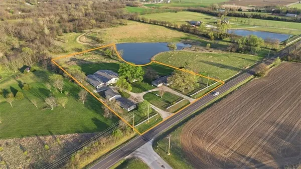 $600,000 | 21503 South State Rte Y, Belton, MO 64012