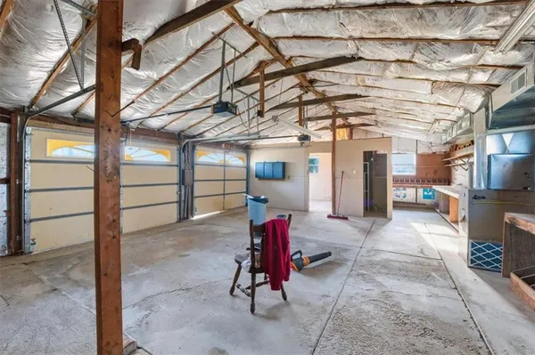 $600,000 | 21503 South State Rte Y, Belton, MO 64012
