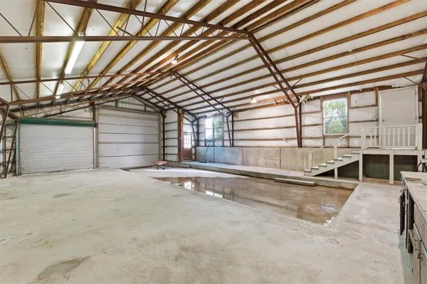 $600,000 | 21503 South State Rte Y, Belton, MO 64012