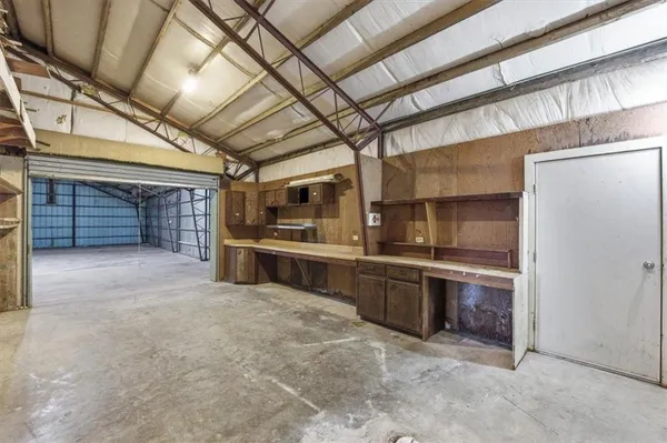 $600,000 | 21503 South State Rte Y, Belton, MO 64012