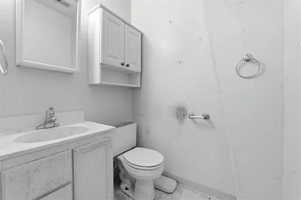 $600,000 | 21503 South State Rte Y, Belton, MO 64012