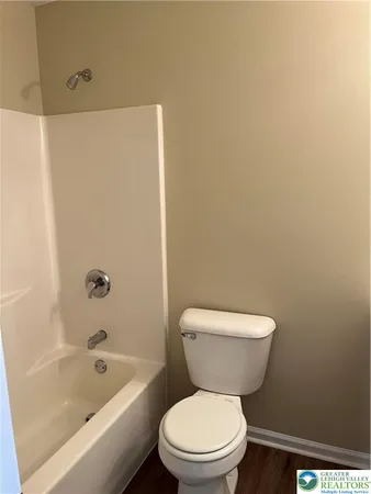 $2,450 | 338 South Oak Street, Freemansburg, PA 18017