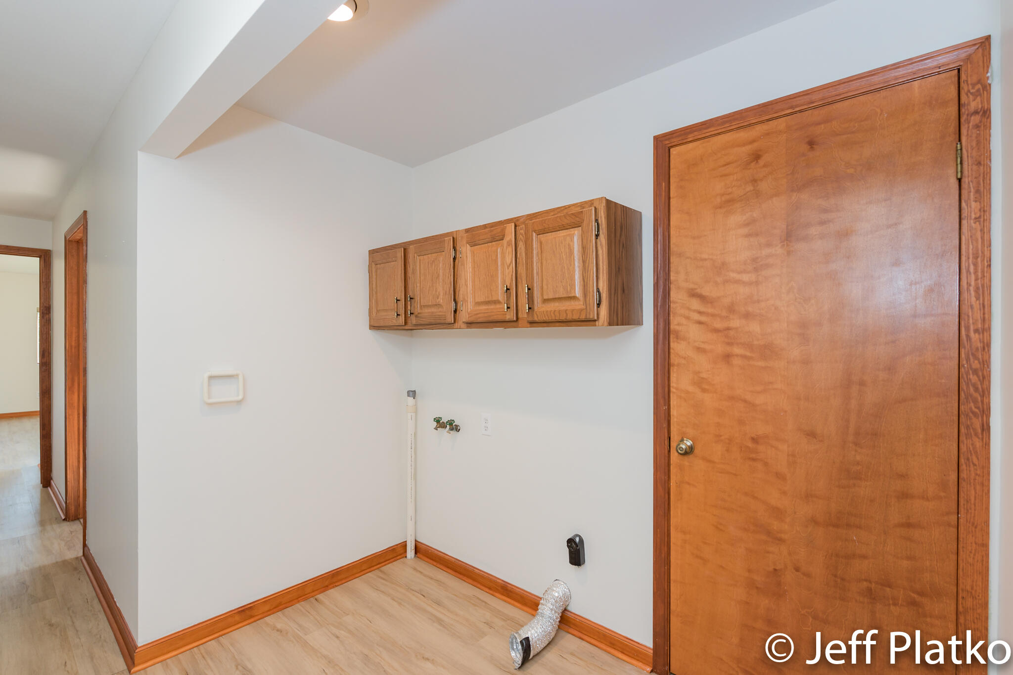 7094 South Backus Road Greenville, MI 48838 - Photo 24 of 44 7_Main Level Laundry-1
