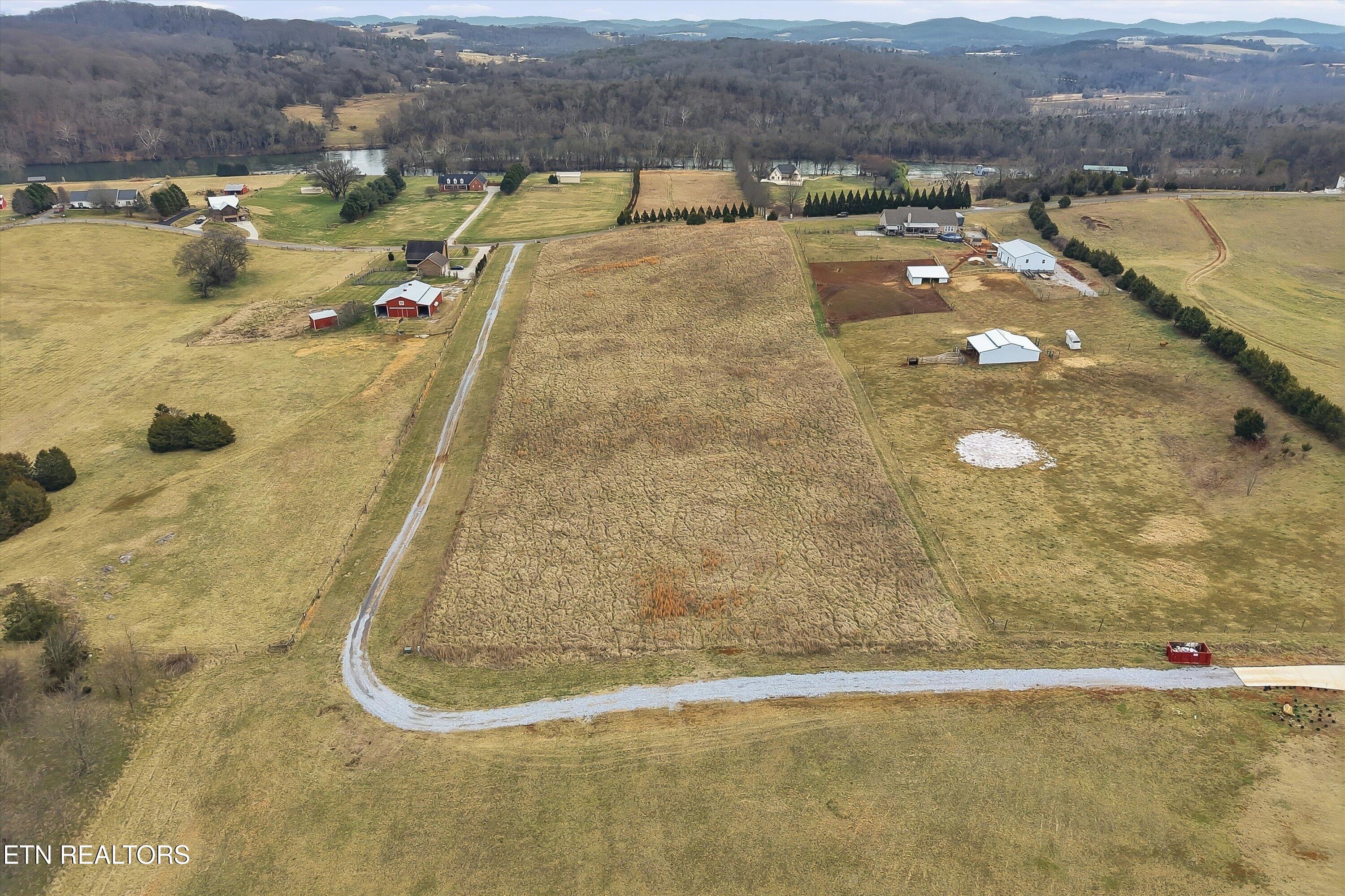 972 Cliff Top Road Blaine, TN 37709 - Photo 6 of 36 06-972 Cliff Top Rd Reshoot-6