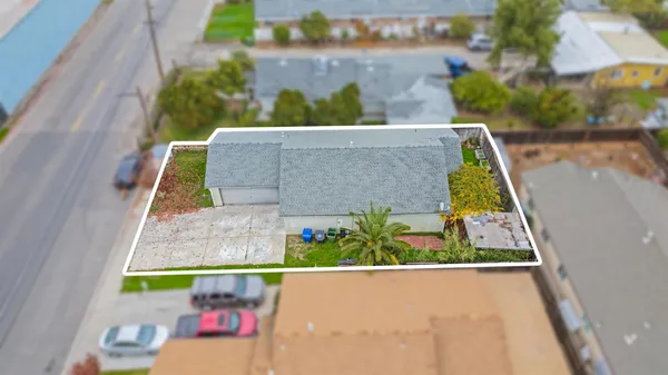 $399,990 | 310 West F Street, Turlock, CA 95380