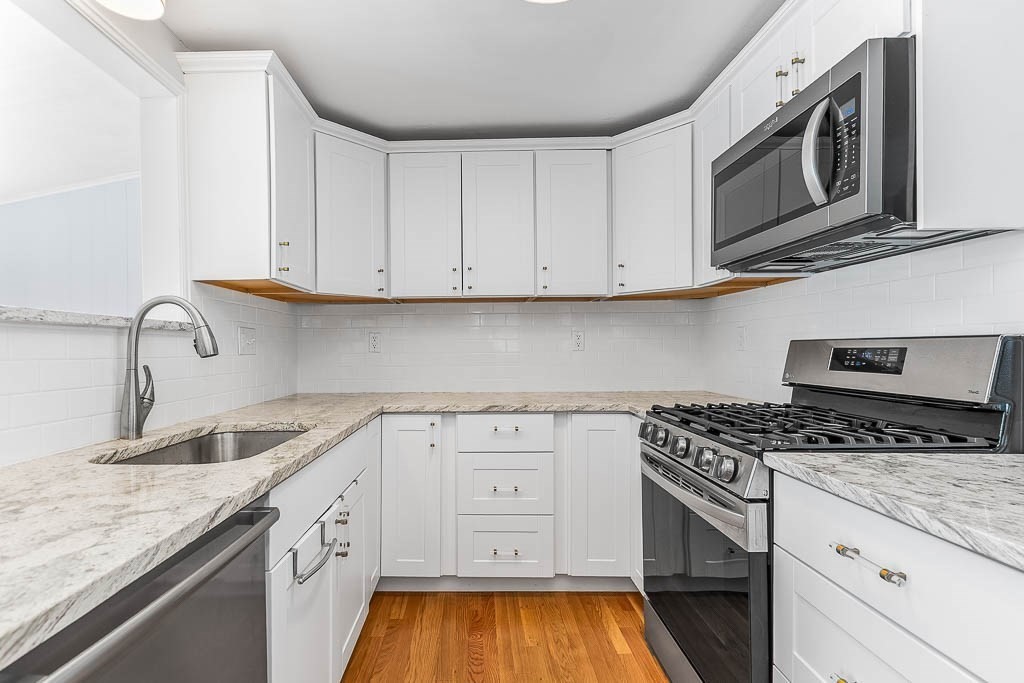 6 Snow Lane Dedham, MA 02026 - Photo 9 of 42