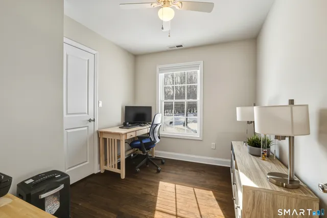 $465,000 | 8 Egypt Lane, Clinton, CT 06413