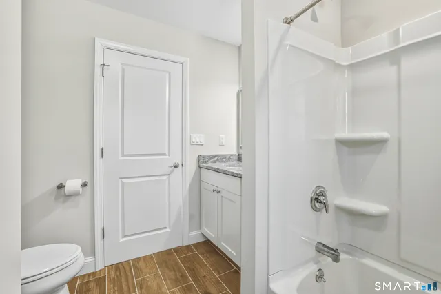 $465,000 | 8 Egypt Lane, Clinton, CT 06413