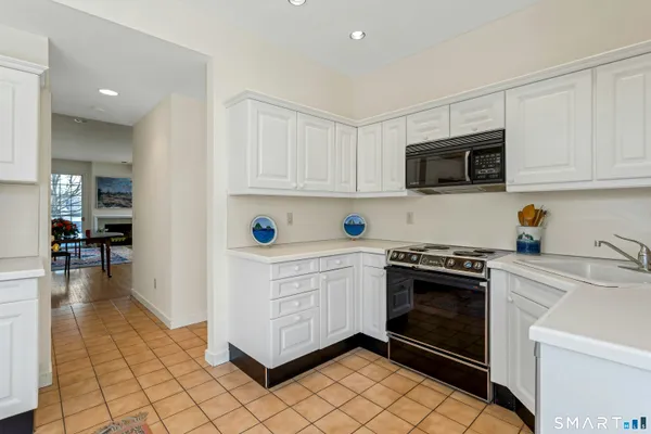 $1,395,000 | 30 Hale Lane, Unit 30, Darien, CT 06820
