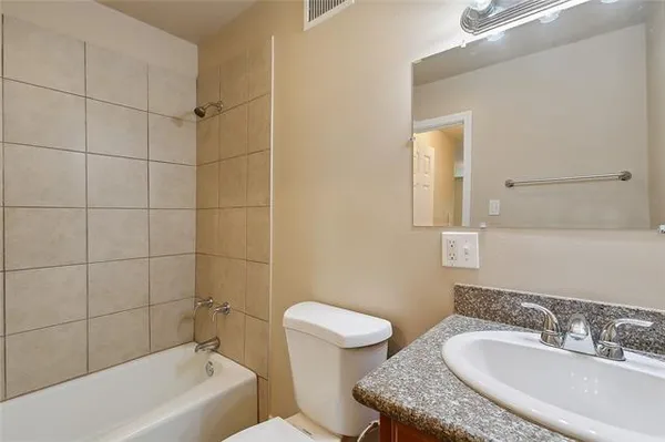 $1,800 | 9560 Highway 23, Unit B, Belle Chasse, LA 70037