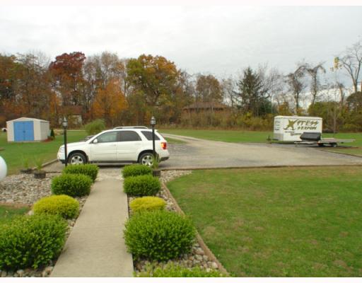 112 Raymond Franks Road Smithfield, PA 15478 - Photo 17 of 17 Parking Lot/Garage.