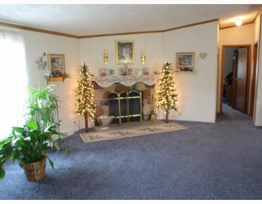 112 Raymond Franks Road Smithfield, PA 15478 - Photo 6 of 17 Living Room.