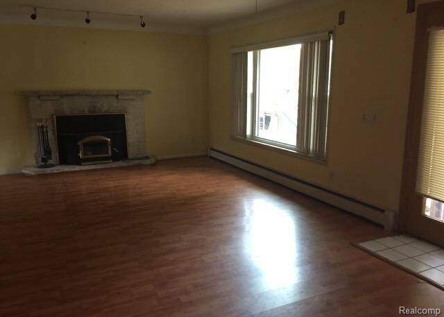 2425 Smith Road Temperance, MI 48182 - Photo 5 of 13 5.jpg