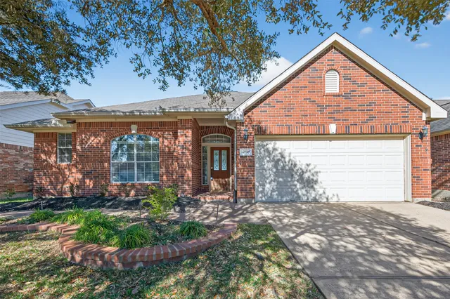 $329,900 | 12818 Carriage Glen Drive, Tomball, TX 77377