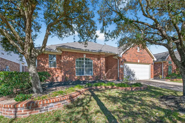 $329,900 | 12818 Carriage Glen Drive, Tomball, TX 77377
