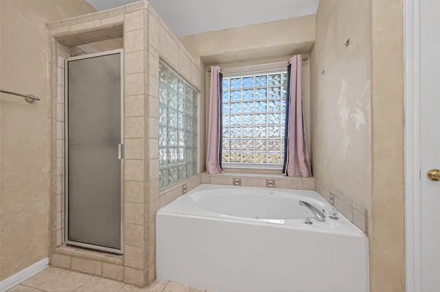 $329,900 | 12818 Carriage Glen Drive, Tomball, TX 77377