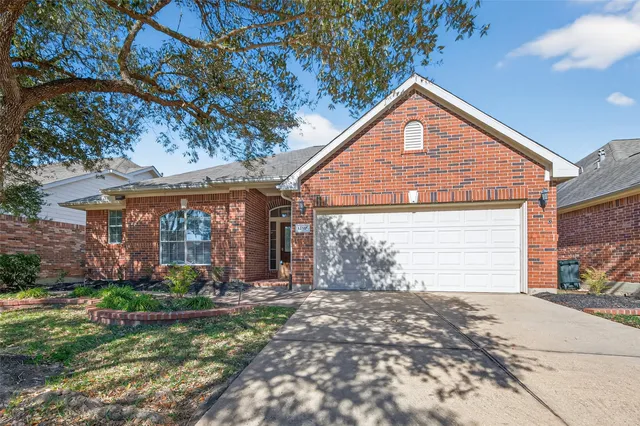 $329,900 | 12818 Carriage Glen Drive, Tomball, TX 77377