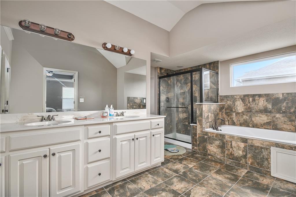 2427 West Fredrickson Drive Olathe, KS 66061 - Photo 16 of 35