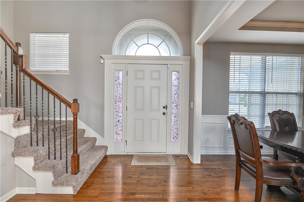 2427 West Fredrickson Drive Olathe, KS 66061 - Photo 4 of 35