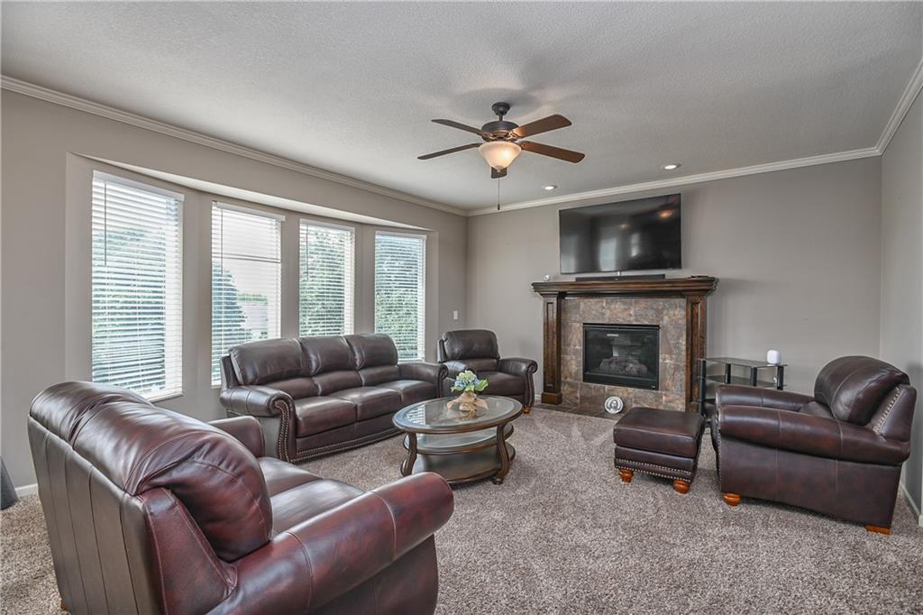 2427 West Fredrickson Drive Olathe, KS 66061 - Photo 6 of 35