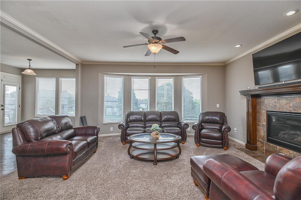 2427 West Fredrickson Drive Olathe, KS 66061 - Photo 8 of 35